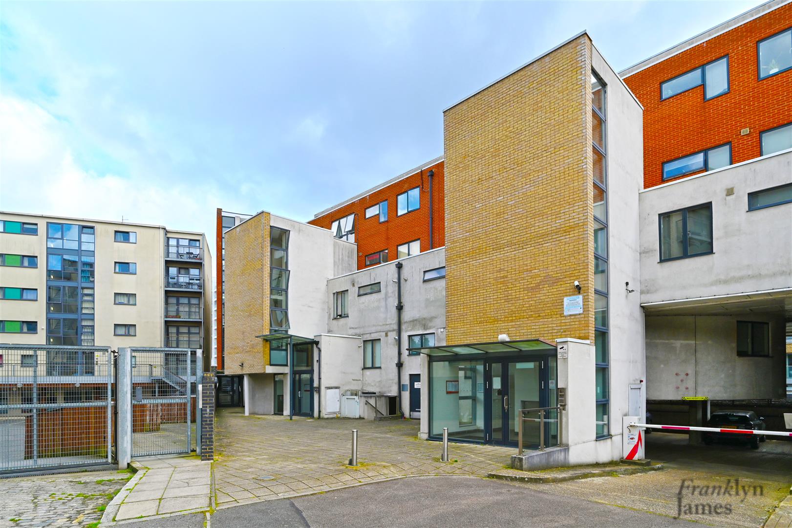 Andersens Wharf, Copenhagen Place, Limehouse, E14 - Limehouse Sales. Property  for sale  in London